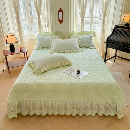 91家纺网 家纺一手货源 找家纺 （总）宜凡家纺 2024新款牛奶绒雕花绒床盖三件套