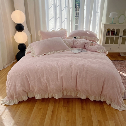 91家纺网 家纺一手货源 找家纺 （总）艾咪-Amy ntmy 花边款加厚雕花牛奶绒四件套