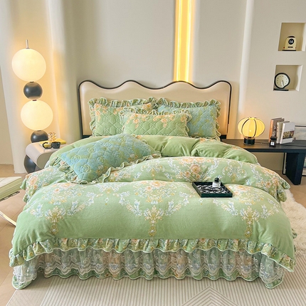 宜凡家纺 2024新款牛奶绒印花夹棉花边床盖四件套 欧曼情调