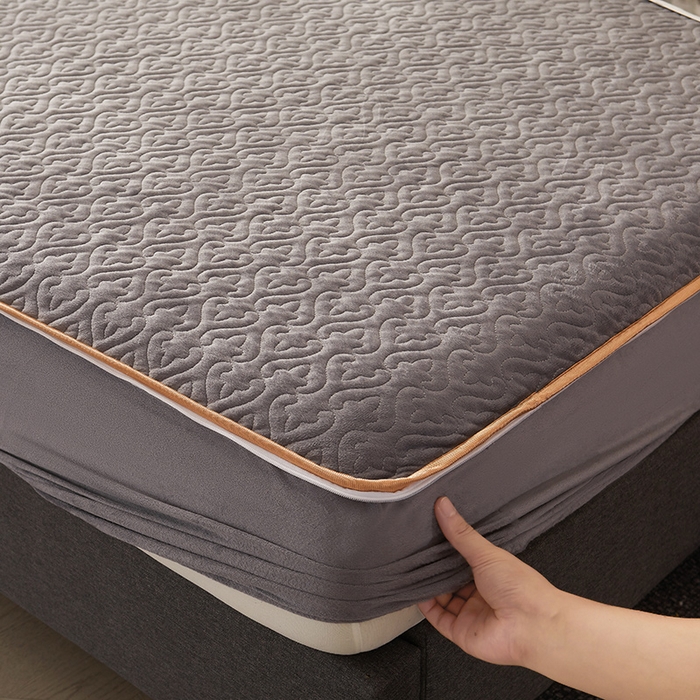 91家纺网 家纺一手货源 找家纺 罗艺轩 2024新款高克重水晶绒夹棉床裙三件套-欧典风尚 欧典风尚-高级灰