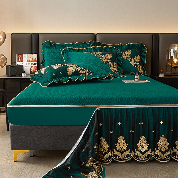 91家纺网 家纺一手货源 找家纺 罗艺轩 2024新款高克重水晶绒夹棉床裙三件套-欧典风尚 欧典风尚-黛绿色