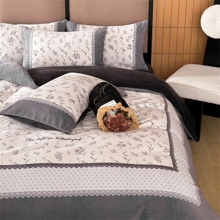 91家纺网 家纺一手货源 找家纺 （总）Sweet dreams甜梦 2024新款数码印花复古碎花牛奶绒四件套