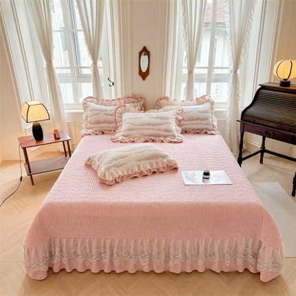 宜凡家纺 2024新款牛奶绒雕花绒床盖三件套 山水韵律