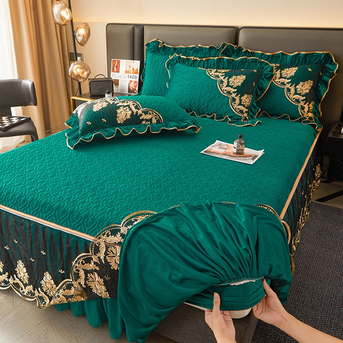 91家纺网 家纺一手货源 找家纺 罗艺轩 2024新款高克重水晶绒夹棉床裙三件套-欧典风尚 欧典风尚-黛绿色