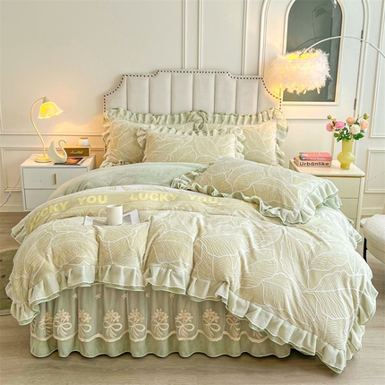 宜凡家纺 2024新款牛奶绒雕花绒床裙四件套 幸运芭蕉叶