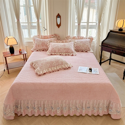 宜凡家纺 2024新款牛奶绒雕花绒床盖三件套 枫叶澜