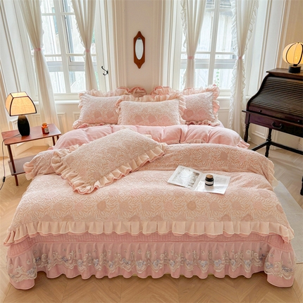 宜凡家纺 2024新款牛奶绒雕花绒床盖四件套 玫瑰花海