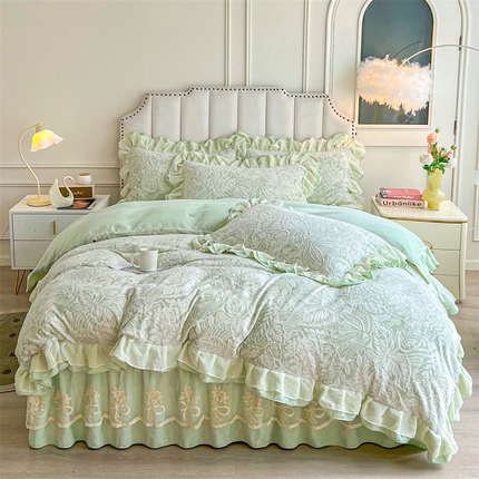 宜凡家纺 2024新款牛奶绒雕花绒床裙四件套 花蔓罗