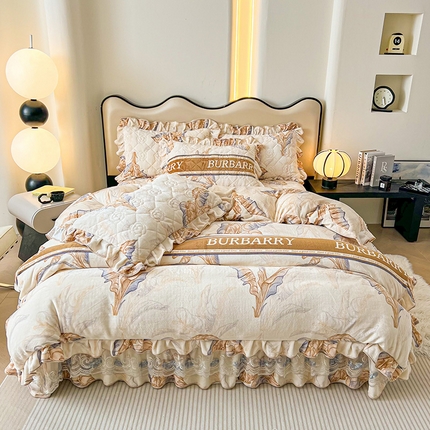 91家纺网 家纺一手货源 找家纺 （总）宜凡家纺 2024新款牛奶绒印花夹棉花边床盖四件套