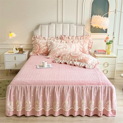 宜凡家纺 2024新款牛奶绒雕花绒床裙三件套 海棠花开