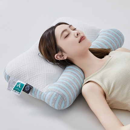 91家纺网 家纺一手货源 找家纺 （总）乐可 2024新款小熊情侣护颈枕枕头枕芯42*65cm