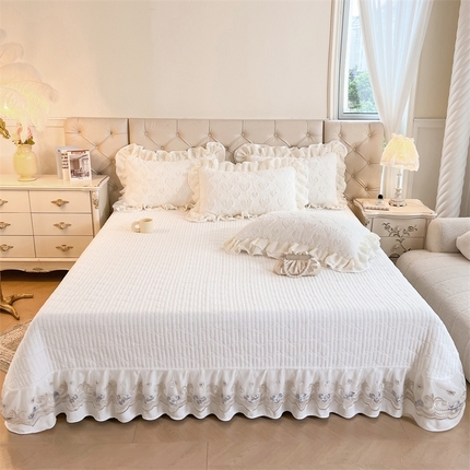 91家纺网 家纺一手货源 找家纺 （总）宜凡家纺 2024新款A类牛奶绒剪花绒床盖三件套