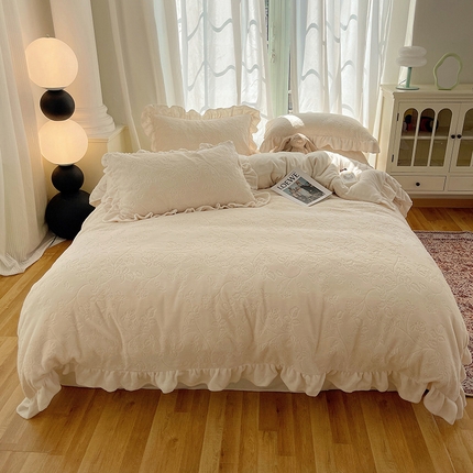 91家纺网 家纺一手货源 找家纺 （总）艾咪-Amy ntmy 花边款加厚雕花牛奶绒四件套