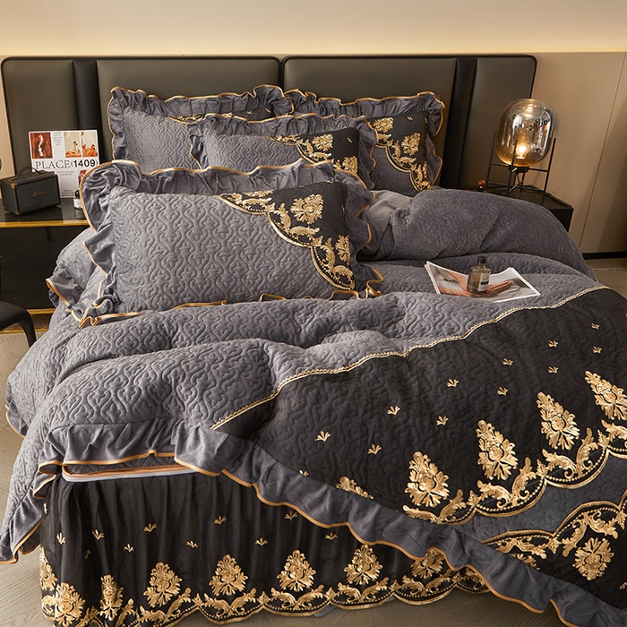 91家纺网 家纺一手货源 找家纺 罗艺轩 2024新款高克重水晶绒夹棉床裙四件套-欧典风尚 欧典风尚-高级灰