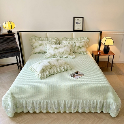 91家纺网 家纺一手货源 找家纺 宜凡家纺 2024新款高克重牛奶绒兔绒床盖三件套 云雾深深 绿