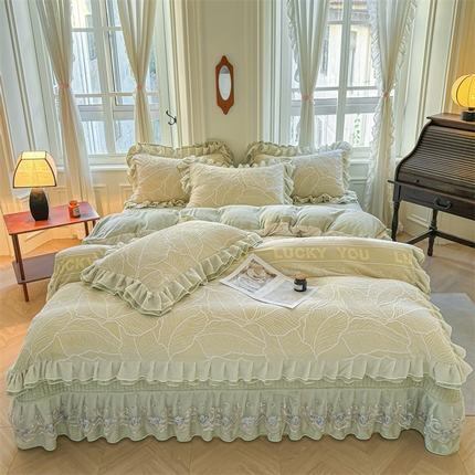 91家纺网 家纺一手货源 找家纺 （总）宜凡家纺 2024新款牛奶绒雕花绒床盖四件套