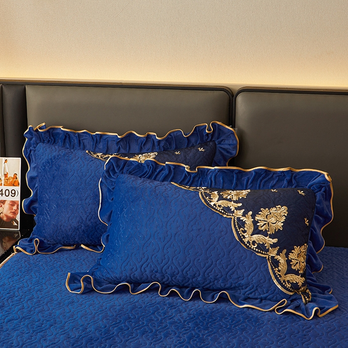 91家纺网 家纺一手货源 找家纺 罗艺轩 2024新款高克重水晶绒夹棉床裙三件套-欧典风尚 欧典风尚-宝石蓝