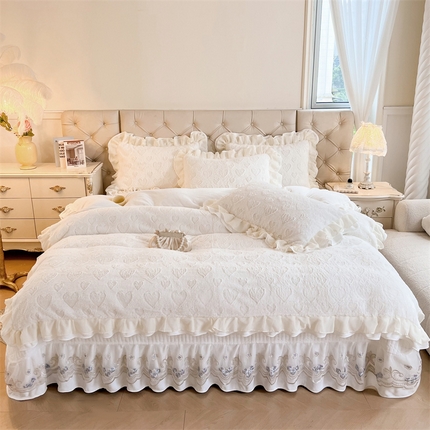 91家纺网 家纺一手货源 找家纺 （总）宜凡家纺 2024新款A类牛奶绒剪花绒床盖四件套