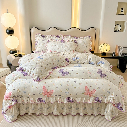 宜凡家纺 2024新款牛奶绒印花夹棉花边床盖四件套 翩翩起舞