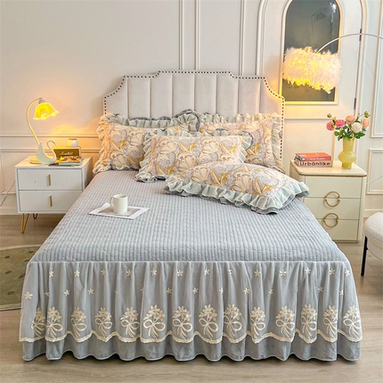 宜凡家纺 2024新款牛奶绒雕花绒床裙三件套 秋日絮语