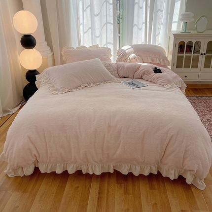 91家纺网 家纺一手货源 找家纺 （总）艾咪-Amy ntmy 花边款加厚雕花牛奶绒四件套