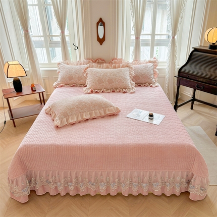 宜凡家纺 2024新款牛奶绒雕花绒床盖三件套 玫瑰花海