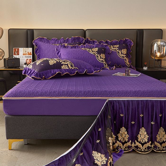 91家纺网 家纺一手货源 找家纺 罗艺轩 2024新款高克重水晶绒夹棉床裙三件套-欧典风尚 欧典风尚-魅力紫