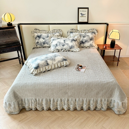91家纺网 家纺一手货源 找家纺 宜凡家纺 2024新款高克重牛奶绒兔绒床盖三件套 云雾深深 灰