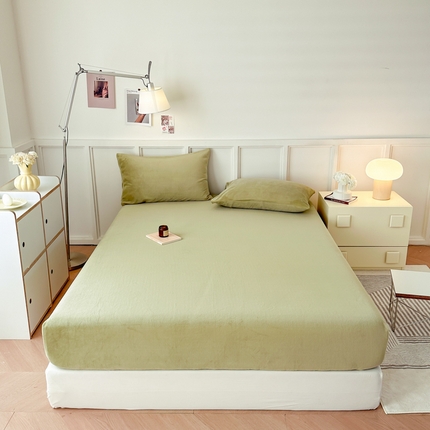 91家纺网 家纺一手货源 找家纺 简宜家居（朝初家纺） 2025新款200克牛奶绒A版床笠 牛油果绿