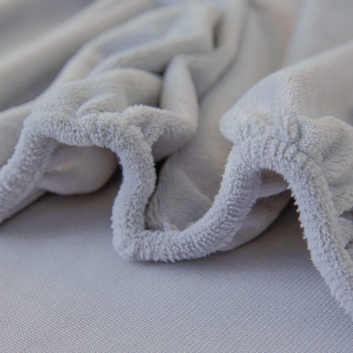 91家纺网 家纺一手货源 找家纺 鑫钰 2024秋冬新款加厚牛奶绒防水床笠 浅灰