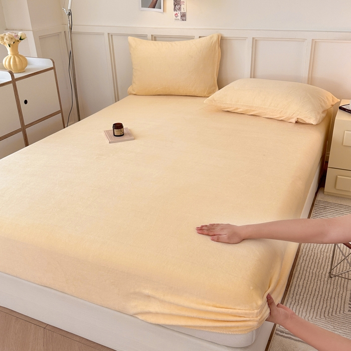 91家纺网 家纺一手货源 找家纺 简宜家居（朝初家纺） 2025新款200克牛奶绒A版床笠 淡雅黄