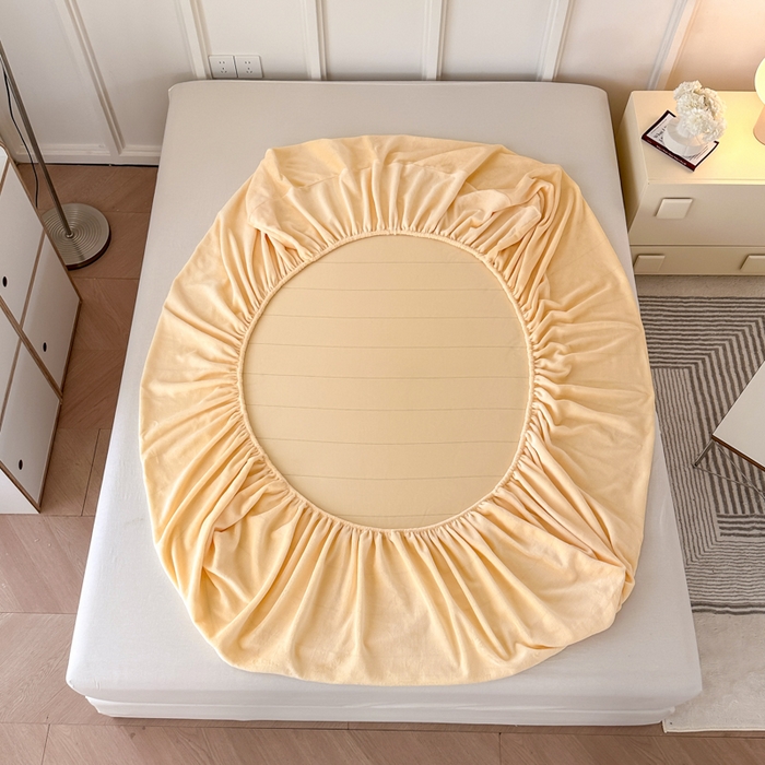 91家纺网 家纺一手货源 找家纺 简宜家居（朝初家纺） 2025新款200克牛奶绒A版床笠 淡雅黄