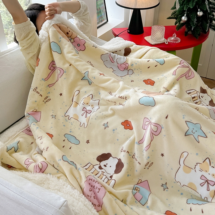 91家纺网 家纺一手货源 找家纺 吉象家纺 2024新款高克重牛奶绒羊羔绒印花毛毯 动物聚会趴