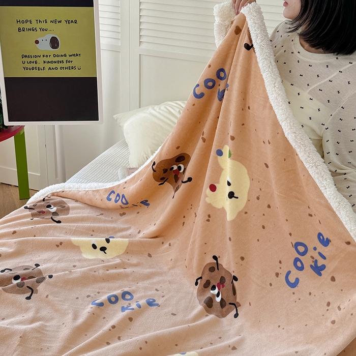 91家纺网 家纺一手货源 找家纺 吉象家纺 2024新款高克重牛奶绒羊羔绒印花毛毯 曲奇饼干