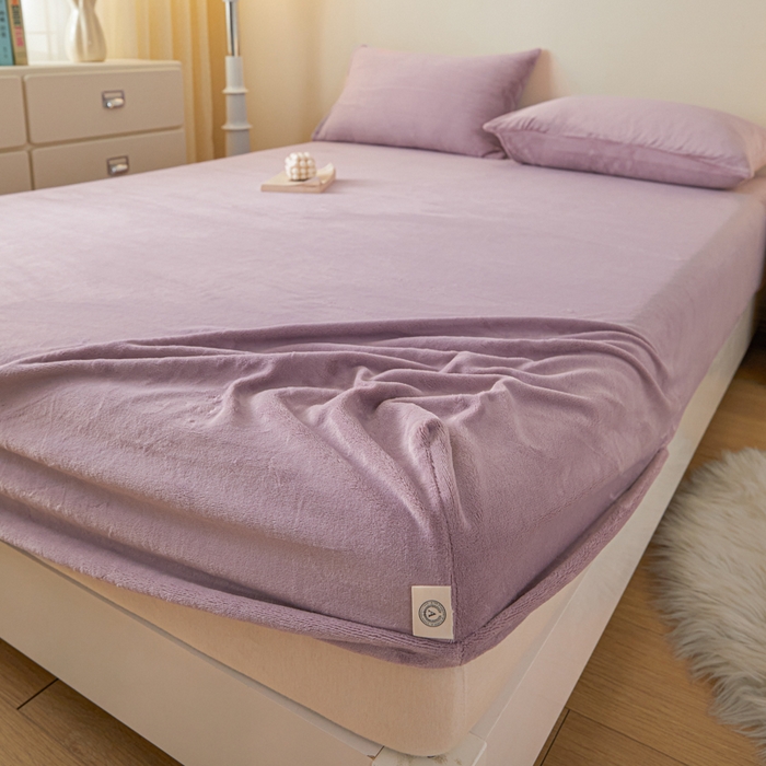 91家纺网 家纺一手货源 找家纺 鑫钰 2024秋冬新款加厚牛奶绒防水床笠 紫色