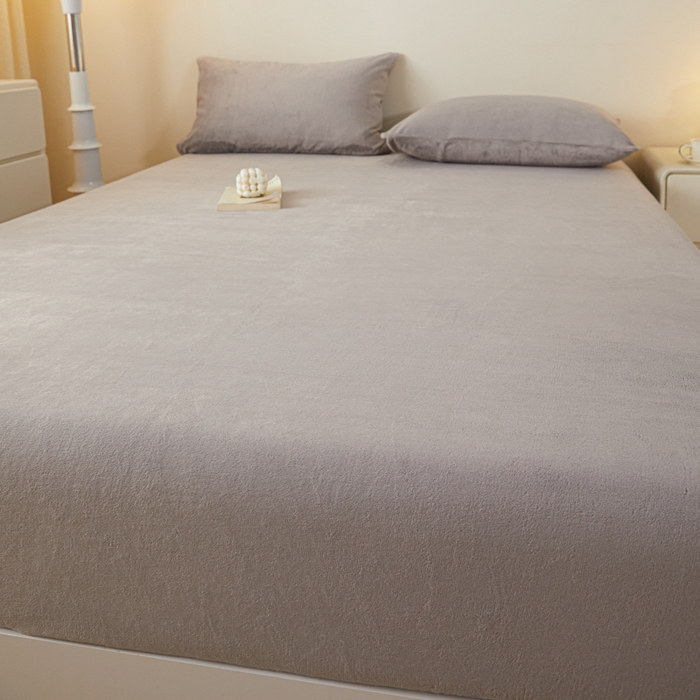 91家纺网 家纺一手货源 找家纺 鑫钰 2024秋冬新款加厚牛奶绒防水床笠 紫灰