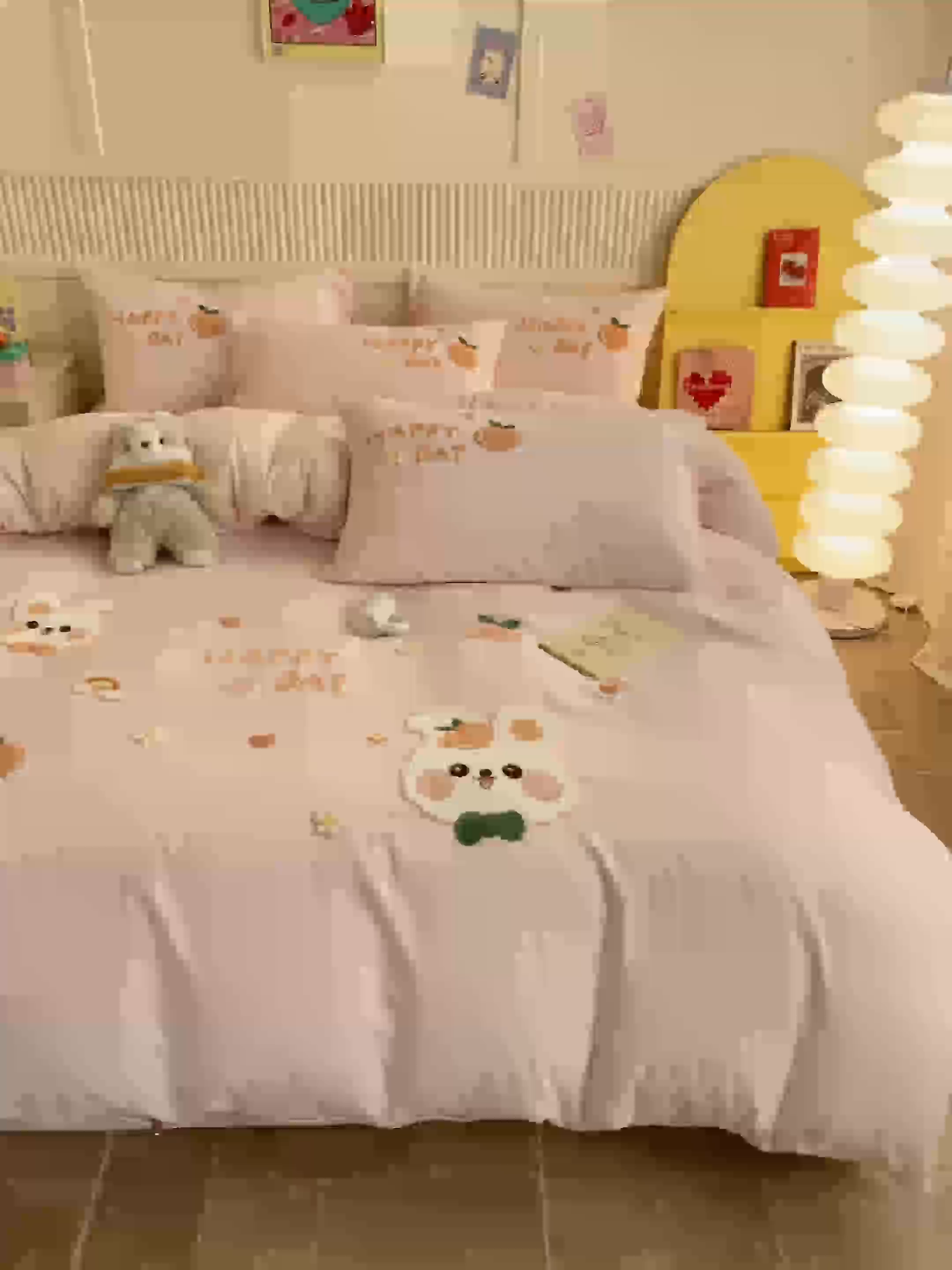 91家纺网 家纺一手货源 找家纺 （总）一左一右 2024新款亲肤磨毛水洗棉立体毛巾绣花卡通四件套儿童学生三件套床笠（提供买家秀）