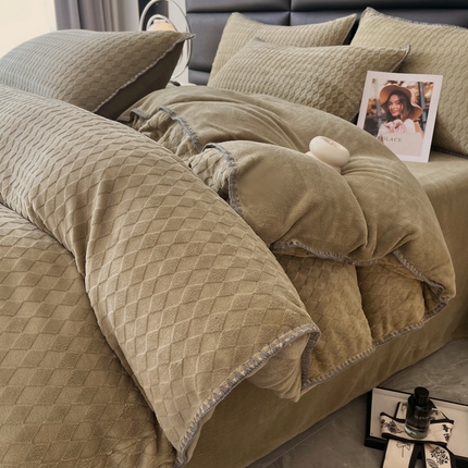 菡宝 2024新款贝壳边无印风230g雕花绒床单四件套 菱形格-豆绿