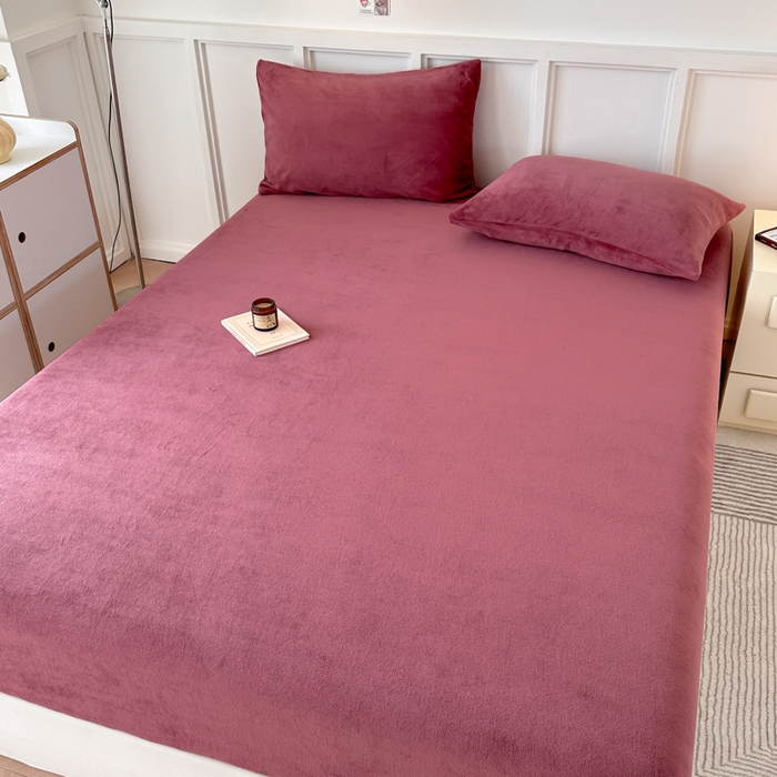 91家纺网 家纺一手货源 找家纺 简宜家居（朝初家纺） 2025新款200克牛奶绒A版床笠 酒红