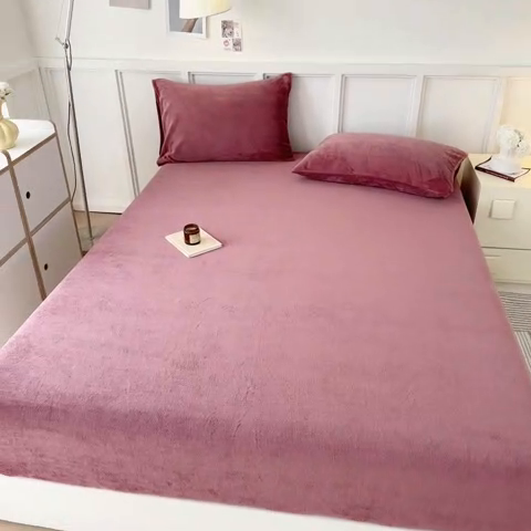 91家纺网 家纺一手货源 找家纺 简宜家居（朝初家纺） 2025新款200克牛奶绒A版床笠 酒红