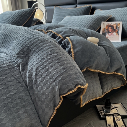 菡宝 2024新款贝壳边无印风230g雕花绒床单四件套 菱形格-深灰