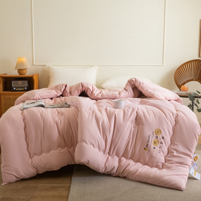 91家纺网 家纺一手货源 找家纺 慕尚家纺 2025新款大豆纤维被被子被芯 大豆纤维被桃粉