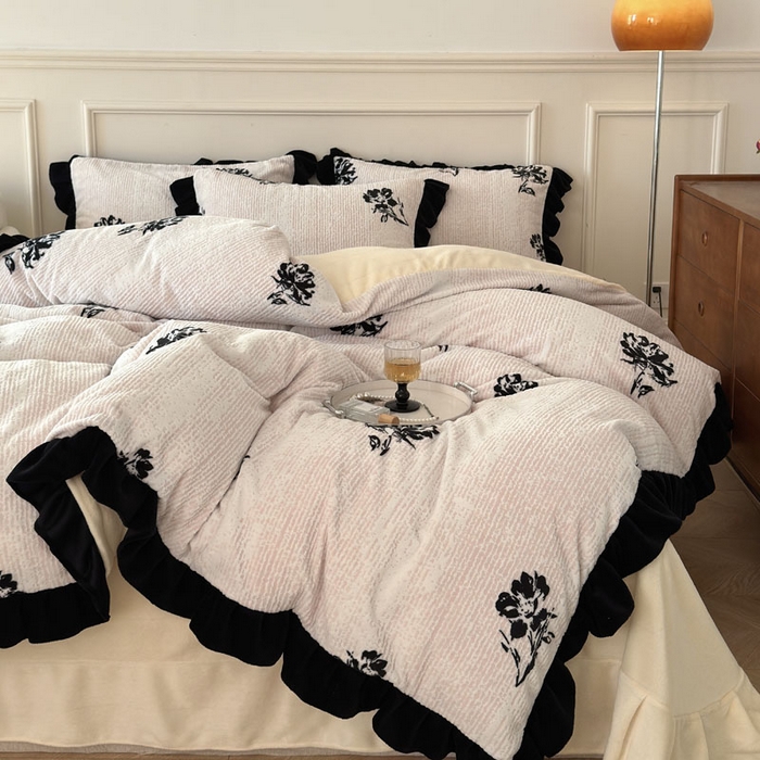 91家纺网 家纺一手货源 找家纺 大麦家纺 2024新款高克重牛奶绒雕花四件套 玫瑰