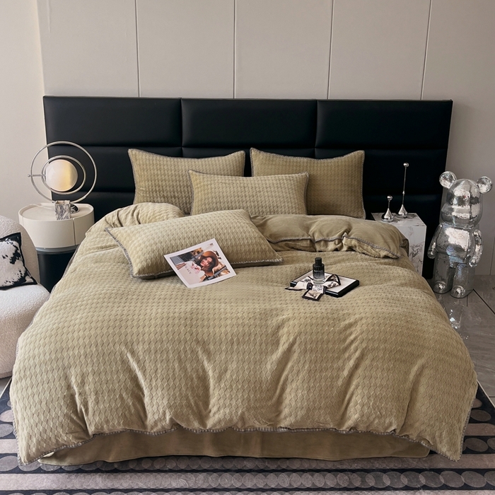 91家纺网 家纺一手货源 找家纺 菡宝 2024新款贝壳边无印风230g雕花绒床单四件套 菱形格-豆绿