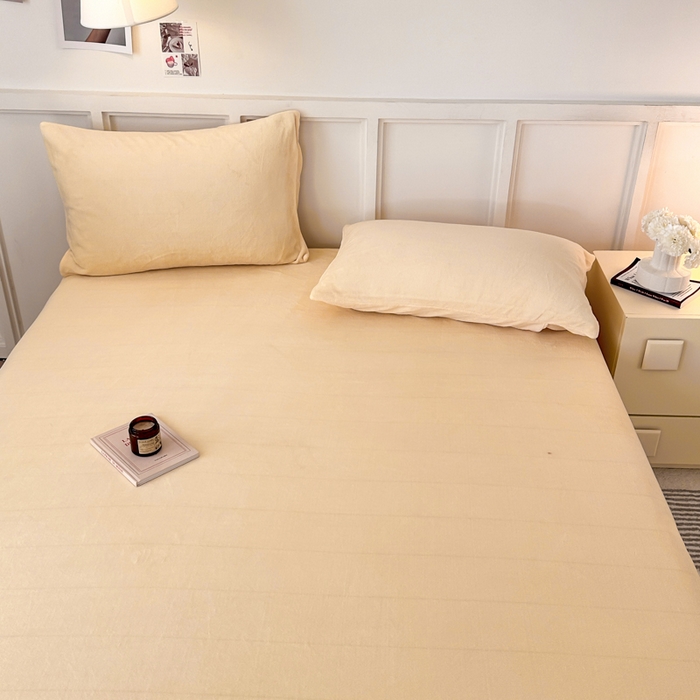 91家纺网 家纺一手货源 找家纺 简宜家居（朝初家纺） 2025新款200克牛奶绒A版床笠 淡雅黄