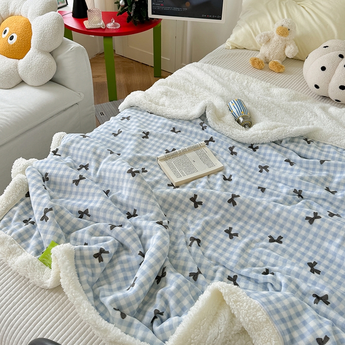 91家纺网 家纺一手货源 找家纺 吉象家纺 2024新款高克重牛奶绒羊羔绒印花毛毯 蝴蝶结