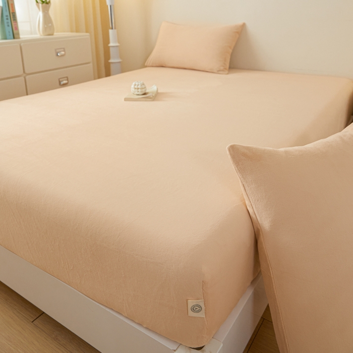 91家纺网 家纺一手货源 找家纺 鑫钰 2024秋冬新款加厚牛奶绒简约纯色床笠 卡其