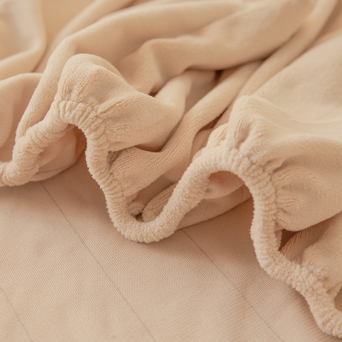 91家纺网 家纺一手货源 找家纺 鑫钰 2024秋冬新款加厚牛奶绒防水床笠 卡其