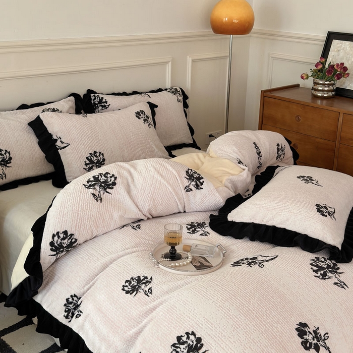 91家纺网 家纺一手货源 找家纺 大麦家纺 2024新款高克重牛奶绒雕花四件套 玫瑰