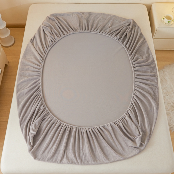 91家纺网 家纺一手货源 找家纺 鑫钰 2024秋冬新款加厚牛奶绒防水床笠 紫灰